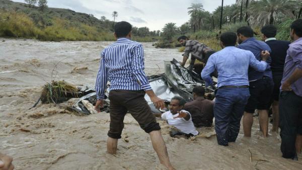 سیلاب در هرمزگان؛ پنج روستا در میناب تخلیه شد، برق 68 نقطه در هرمزگان قطع است