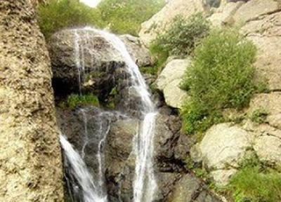 آبشار پسنگ یکی از بهترین جاذبه های طبیعی تهران است
