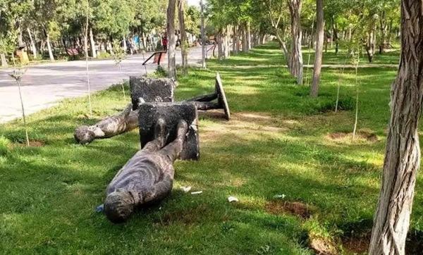 فوت یک کودک بر اثر سقوط مجسمه در پارک اراک فوت یک کودک بر اثر سقوط مجسمه در پارک اراک